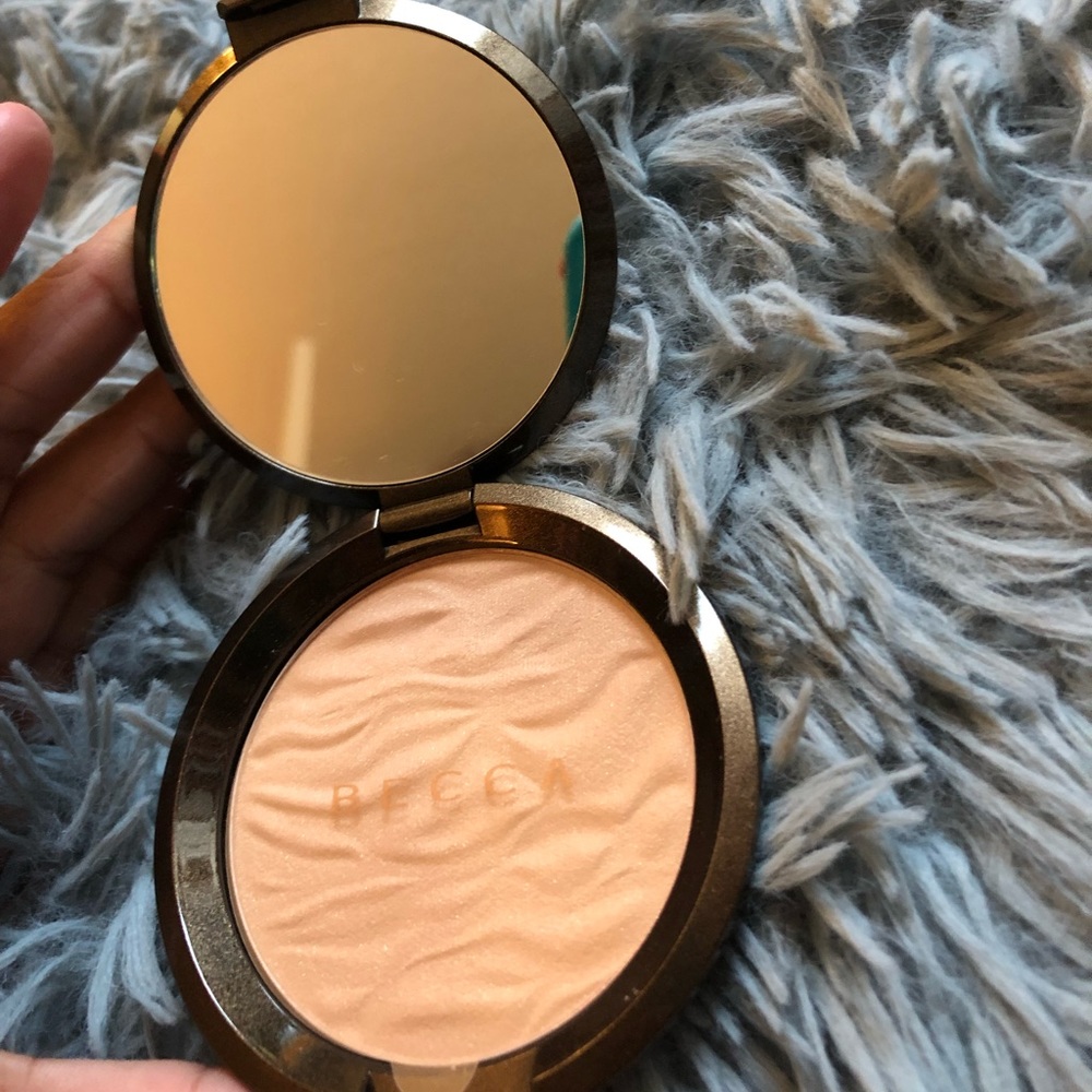 NEW- Becca Sunlit bronzer- Bali Sands